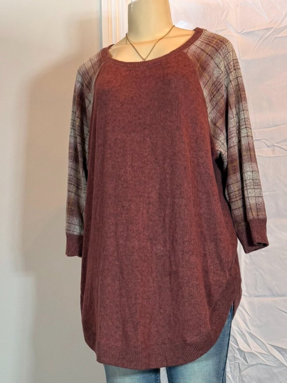Maurices Half Sleeve Soft Brick Sweater w/ Plaid Sleeves Women's 0X Like new!